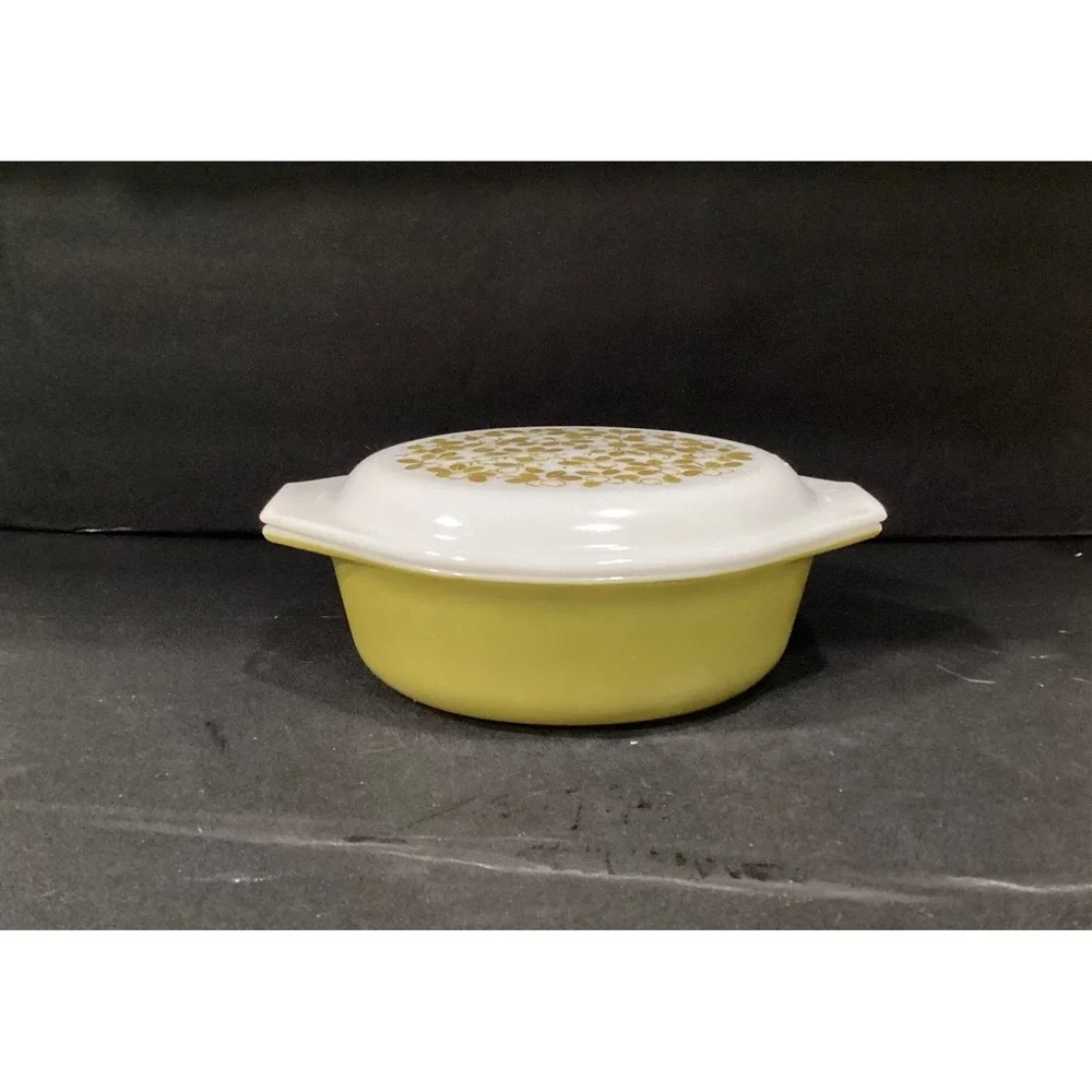 Vintage PYREX Verde Green Olive 2 1/2 QT with Lid 045 Casserole Dish
